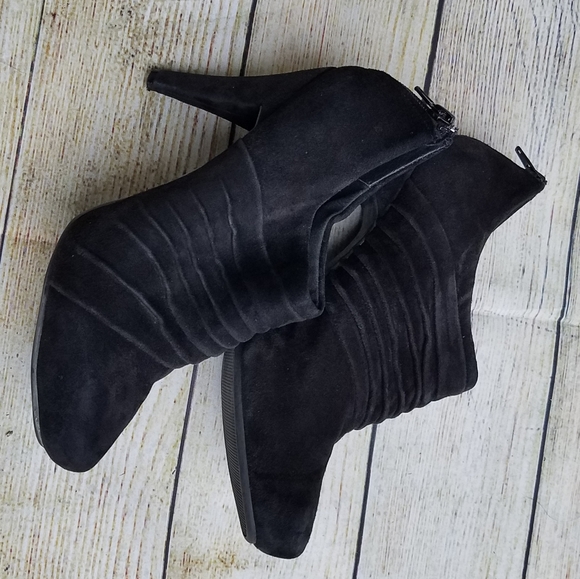 Me too black suede labella14 booties sz 8 - Picture 8 of 8